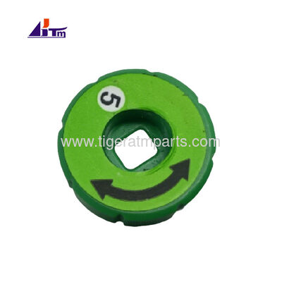 جزء ماكينة الصراف الآلي NCR SDM2 النقل السفلي بكرة بلاستيكية خضراء 484-0106810-02